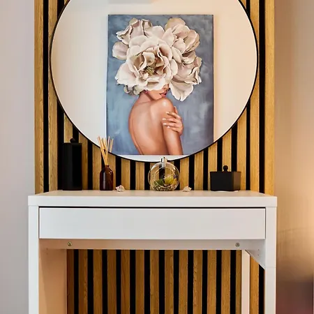 Infinity Summer Crib - Parking Apartment